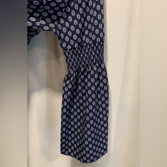 Michael Kors Women’s Open V-Neck Tunic, Blue w/Circle Pattern, Smocking, Size M - Picture 5 of 10